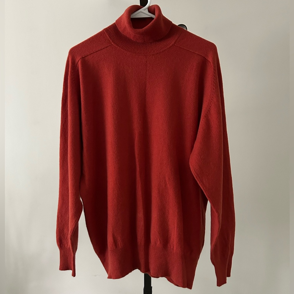 Massimo Collection 100 percent Cashmere Turtleneck Sweater, Size Large.